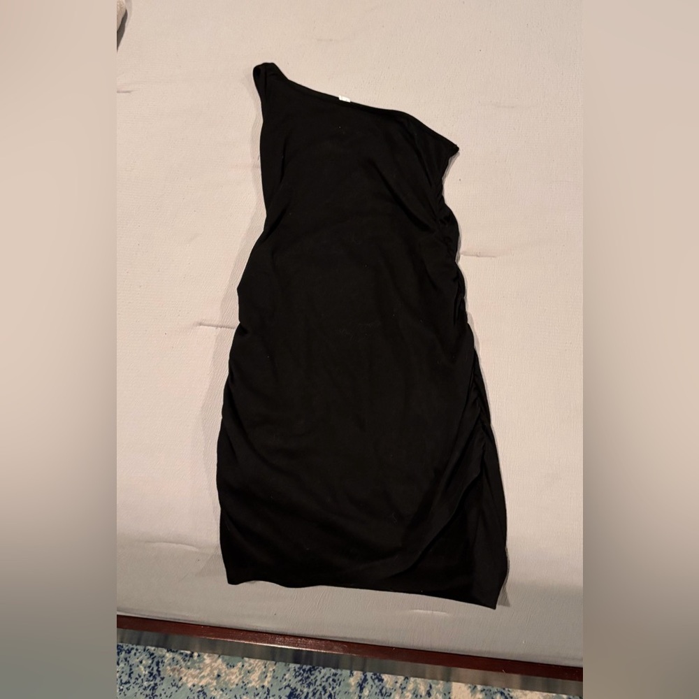 Chic One-Shoulder Black Dress